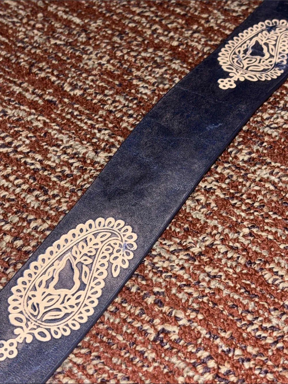 Gap belt blue leather paisley embossed y/k belt brass buckle women’s small
